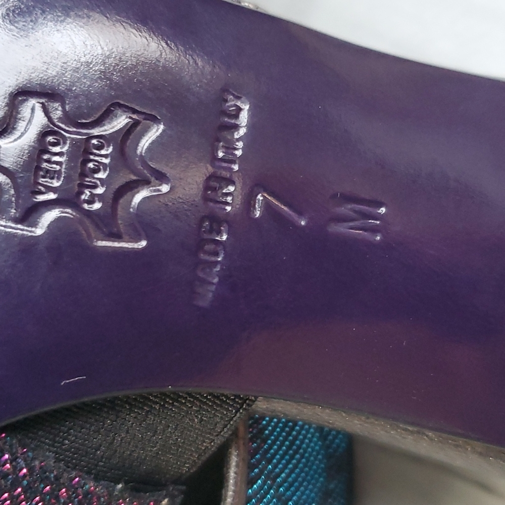 NWT BEAUTIFUL HOLOGRAM DONALD J PLINER KITTEN 😸 Heels - Picture 10 of 10